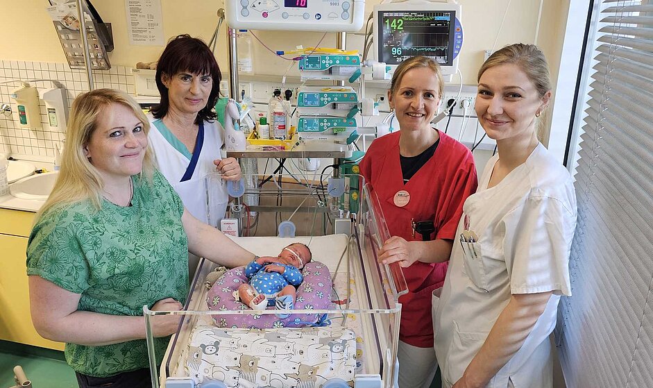 Bild zur Newsmeldung: Neugeborenes in der Neonatologie Mittweida